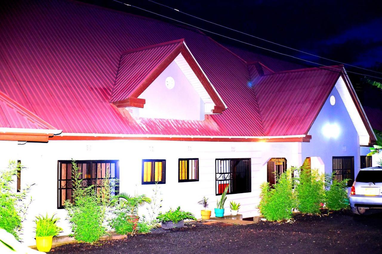 Safari Park House Bed & Breakfast Arusha Bagian luar foto