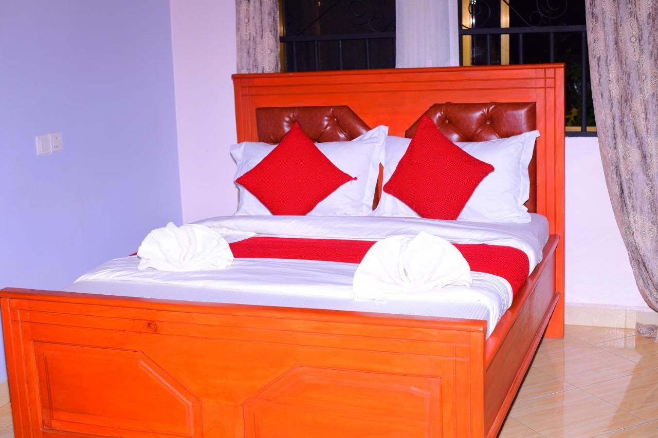 Safari Park House Bed & Breakfast Arusha Bagian luar foto