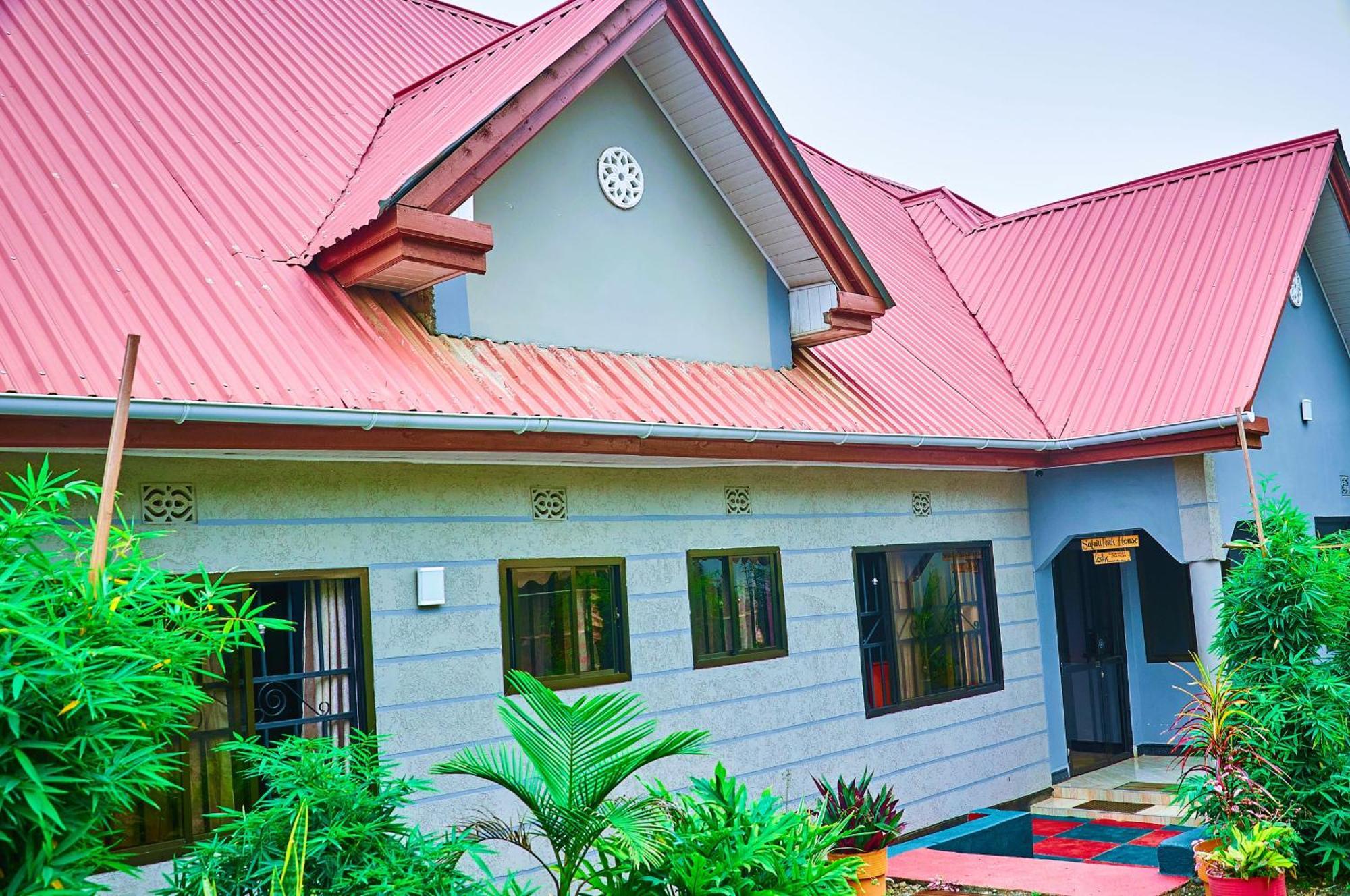 Safari Park House Bed & Breakfast Arusha Bagian luar foto