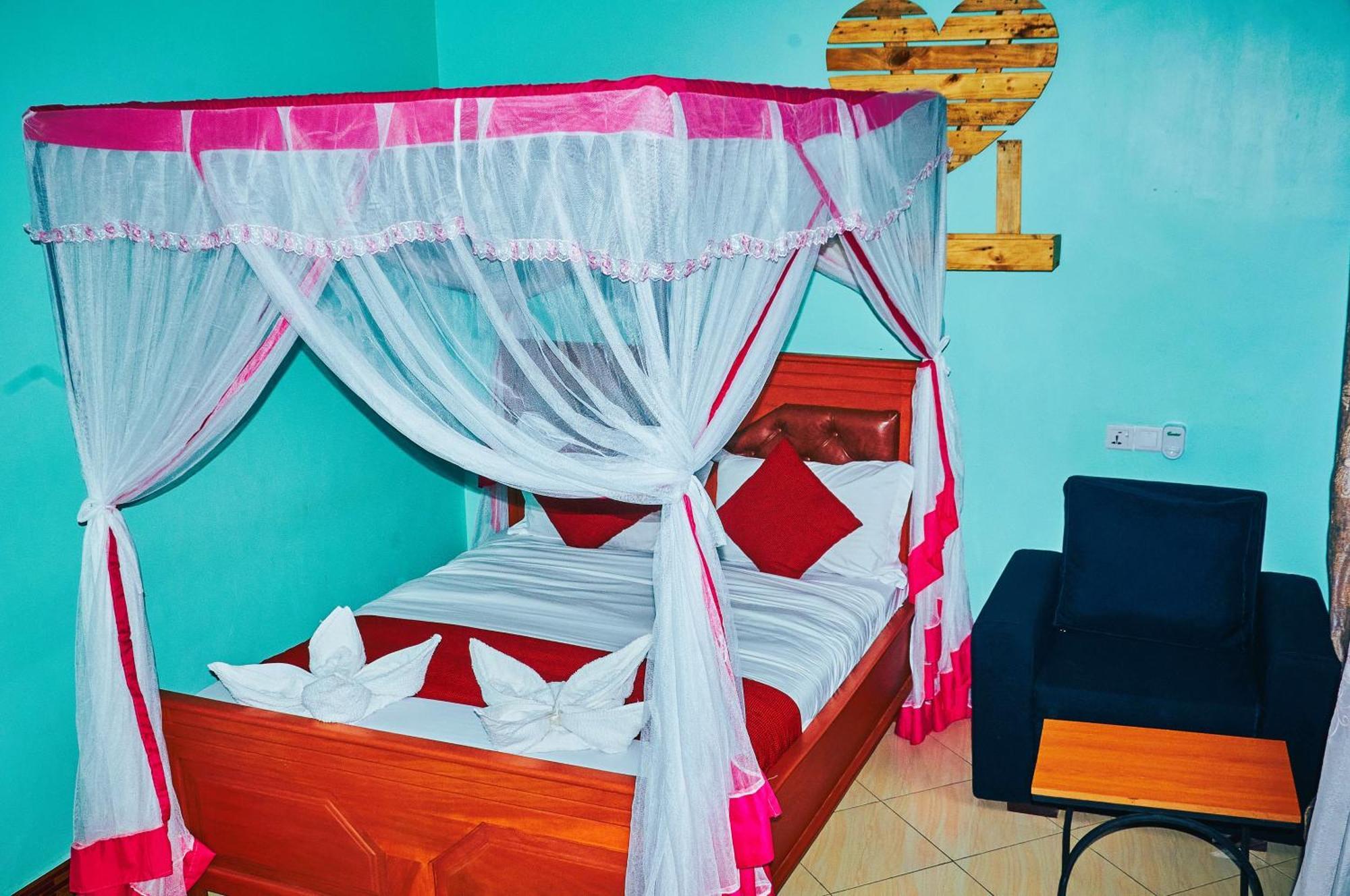 Safari Park House Bed & Breakfast Arusha Bagian luar foto