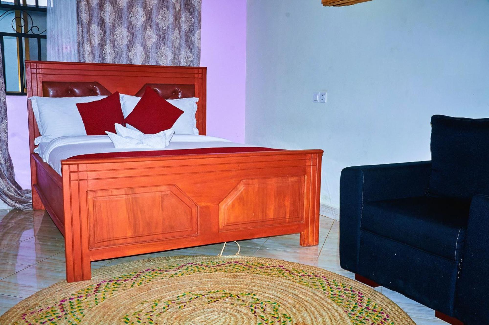 Safari Park House Bed & Breakfast Arusha Bagian luar foto