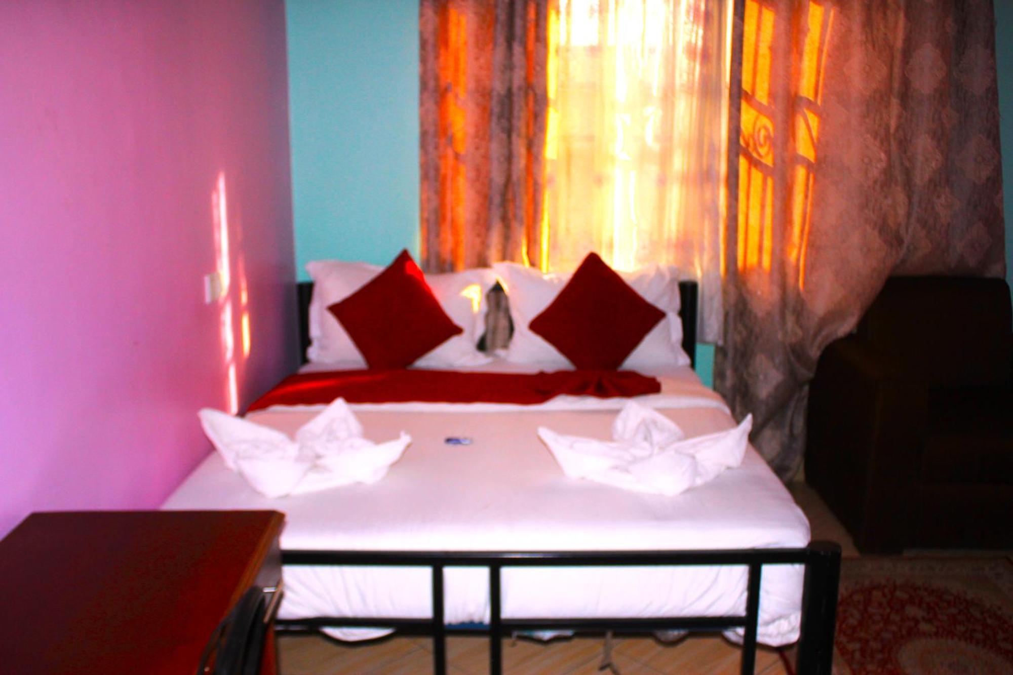 Safari Park House Bed & Breakfast Arusha Bagian luar foto